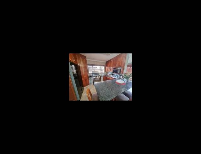4 BEDROOM CLUSTER FOR SALE IN FLEURDAL
